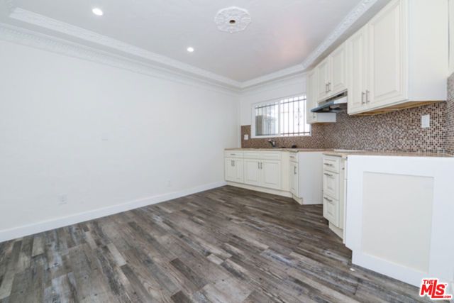 520 W 82nd Street, Los Angeles, CA 90044