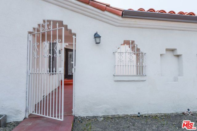 520 W 82nd Street, Los Angeles, CA 90044