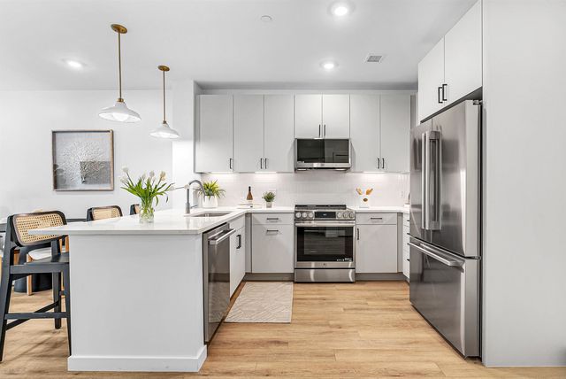 80 Constitution Ave Unit 307, Portsmouth, NH 03801
