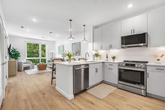 80 Constitution Ave Unit 307, Portsmouth, NH 03801