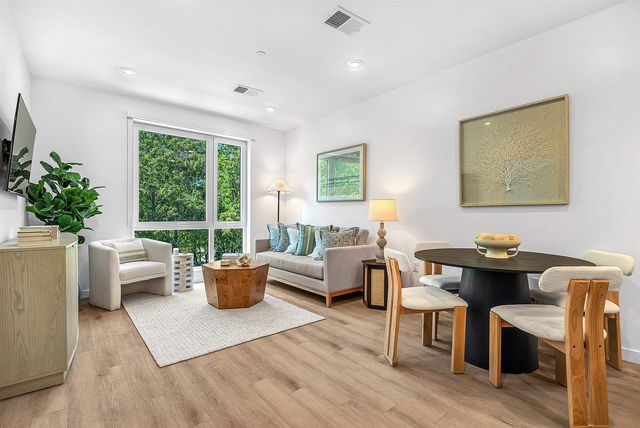 80 Constitution Ave Unit 307, Portsmouth, NH 03801