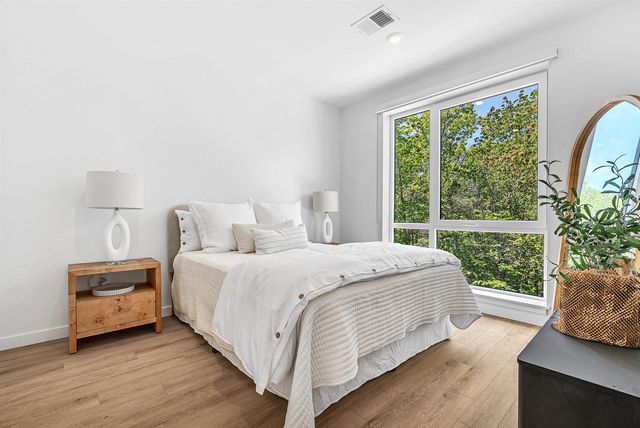80 Constitution Ave Unit 307, Portsmouth, NH 03801