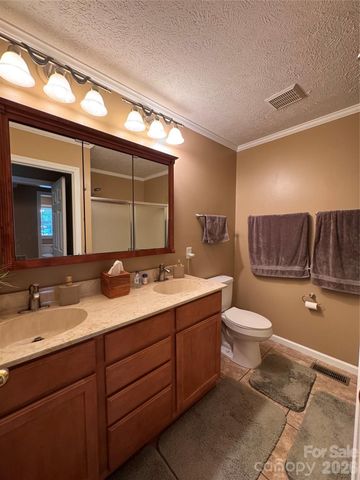 25 Elderberry Loop, Newland, NC 28657