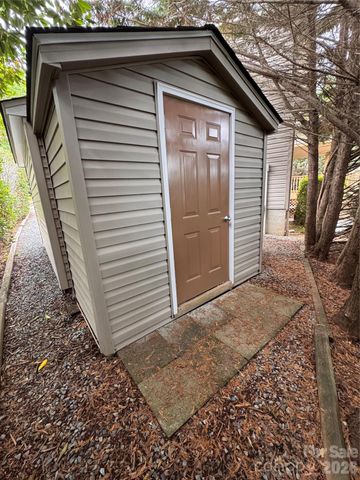 25 Elderberry Loop, Newland, NC 28657
