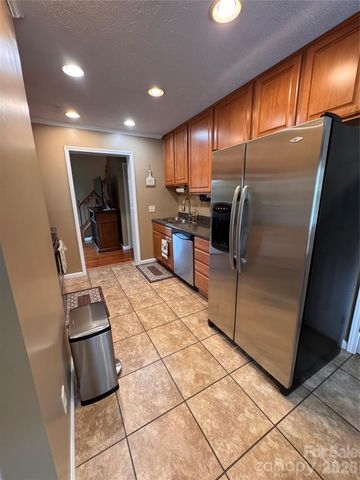 25 Elderberry Loop, Newland, NC 28657