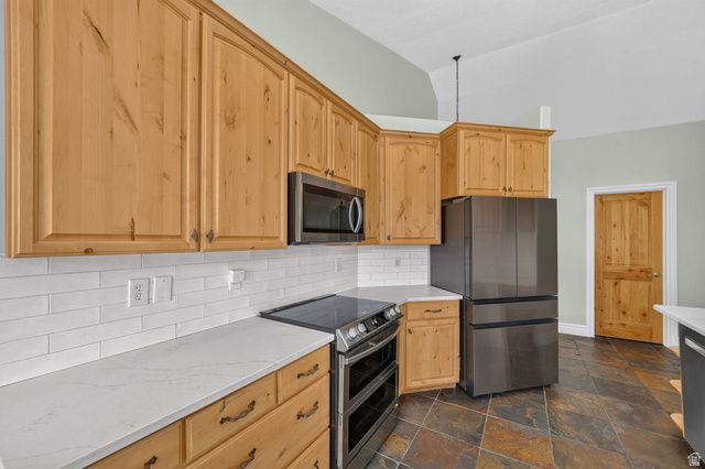 7422 CASTLE ROCK RD, Eagle Mountain, UT 84005