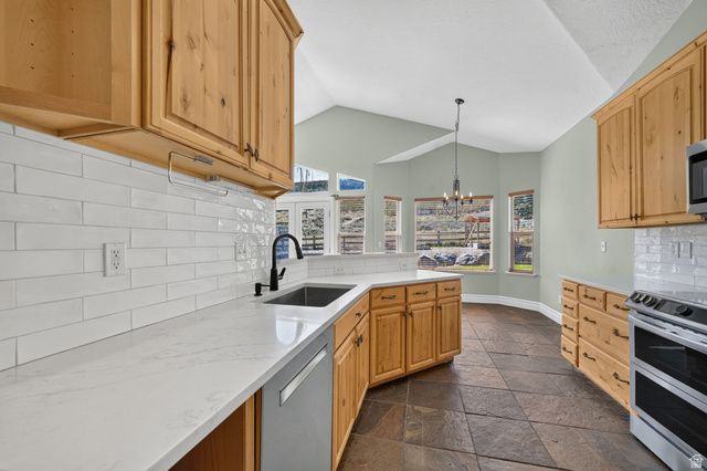 7422 CASTLE ROCK RD, Eagle Mountain, UT 84005