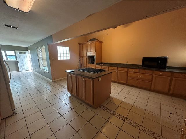 4802 Kasper St, Corpus Christi, TX 78415