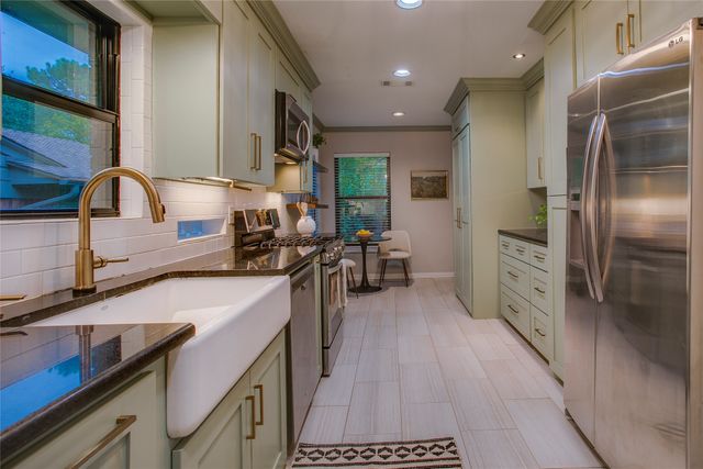 920 Bison Trail, Dallas, TX 75208