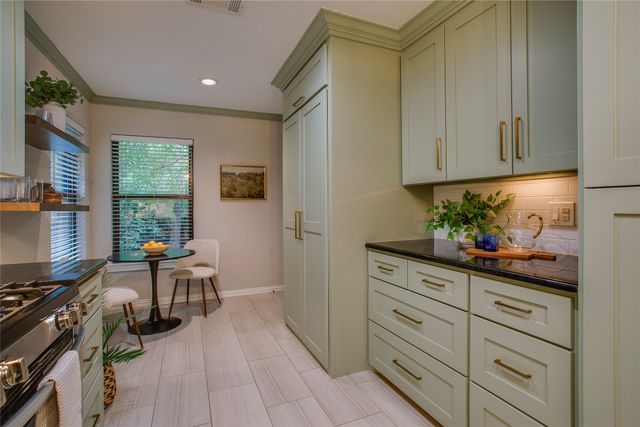 920 Bison Trail, Dallas, TX 75208