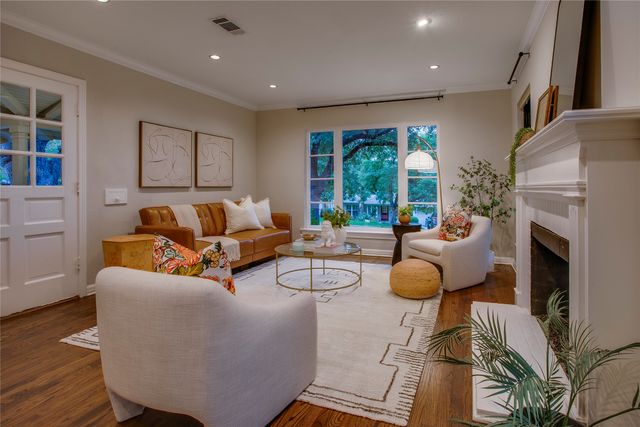 920 Bison Trail, Dallas, TX 75208