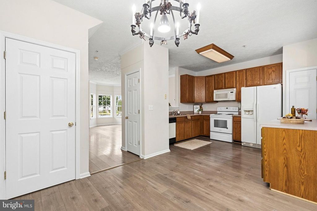 Image 8 of property listing at 3332 SILVERTON LN, Chesapeake Beach, MD 20732