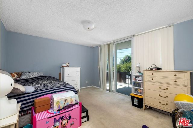 6505 S Halm Avenue, Los Angeles, CA 90056