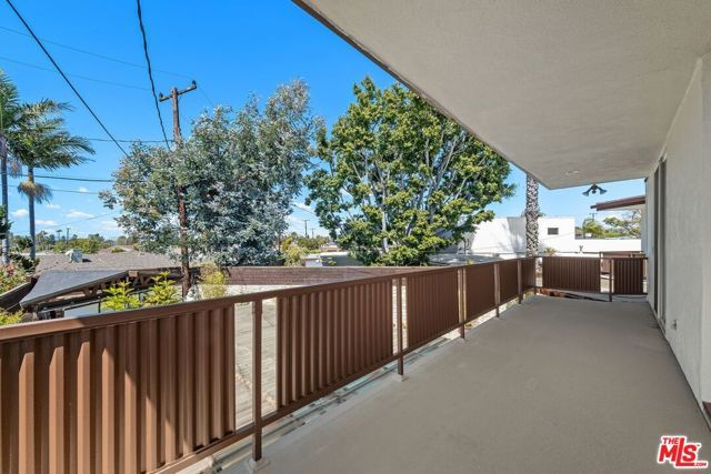 6505 S Halm Avenue, Los Angeles, CA 90056