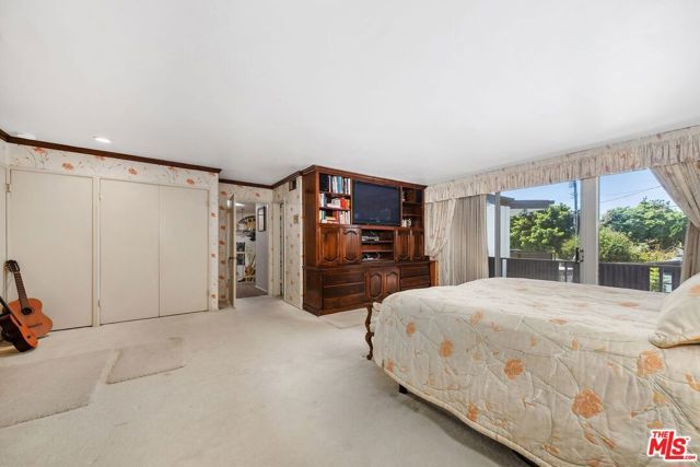 6505 S Halm Avenue, Los Angeles, CA 90056