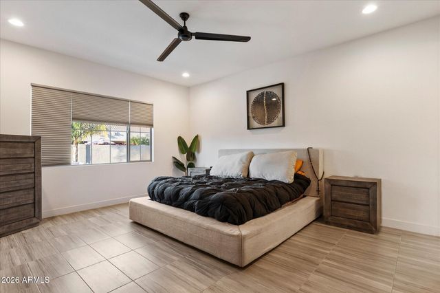 2080 E AQUARIUS Place, Chandler, AZ 85249