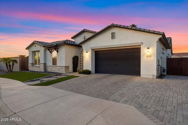 2080 E AQUARIUS Place, Chandler, AZ 85249