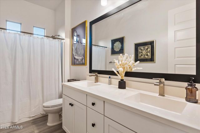 2080 E AQUARIUS Place, Chandler, AZ 85249