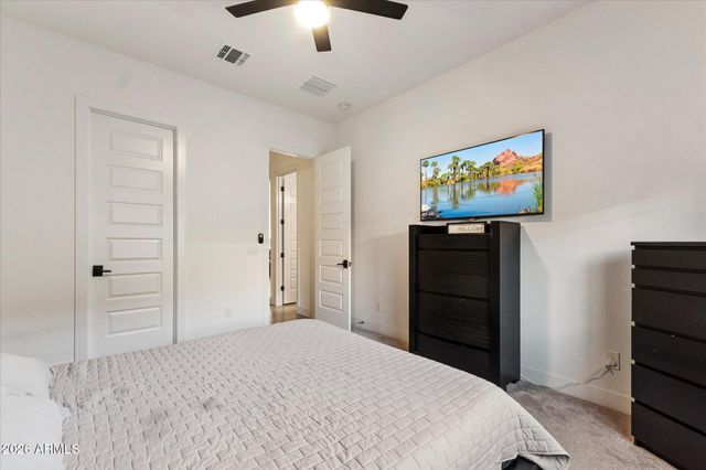 2080 E AQUARIUS Place, Chandler, AZ 85249