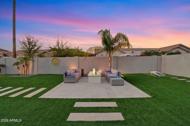 2080 E AQUARIUS Place, Chandler, AZ 85249