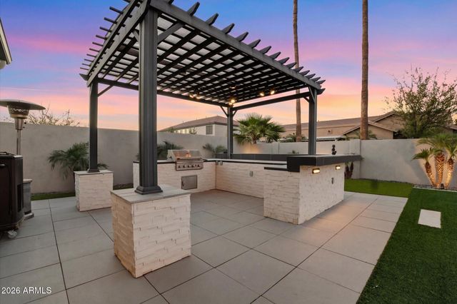 2080 E AQUARIUS Place, Chandler, AZ 85249