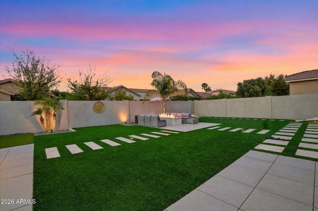 2080 E AQUARIUS Place, Chandler, AZ 85249