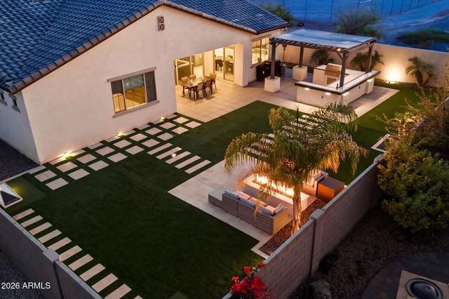 2080 E AQUARIUS Place, Chandler, AZ 85249