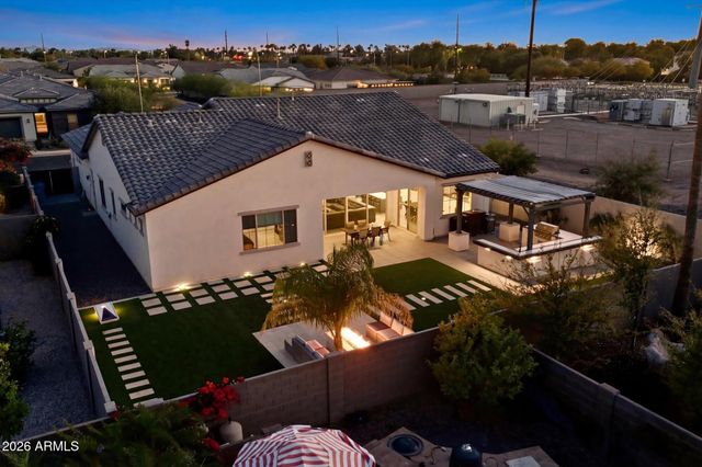 2080 E AQUARIUS Place, Chandler, AZ 85249