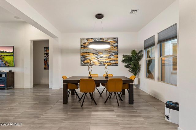 2080 E AQUARIUS Place, Chandler, AZ 85249