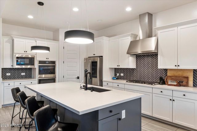 2080 E AQUARIUS Place, Chandler, AZ 85249