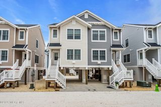 21 Shell Road, Mantoloking, NJ 08738