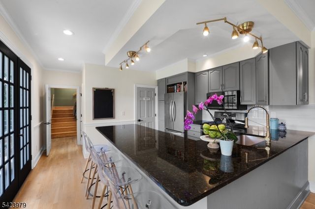 43 Lake Rd, Chatham Twp., NJ 07928