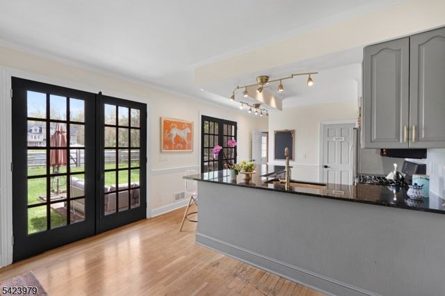 43 Lake Rd, Chatham Twp., NJ 07928