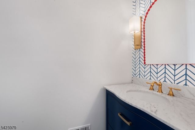 43 Lake Rd, Chatham Twp., NJ 07928