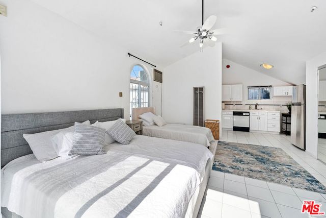 140 N Carson Road, Beverly Hills, CA 90211