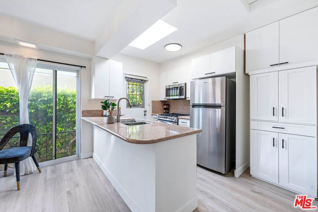 140 N Carson Road, Beverly Hills, CA 90211