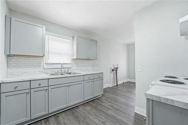 6915 Agnes Avenue, Kansas City, MO 64132