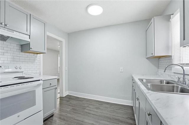 6915 Agnes Avenue, Kansas City, MO 64132
