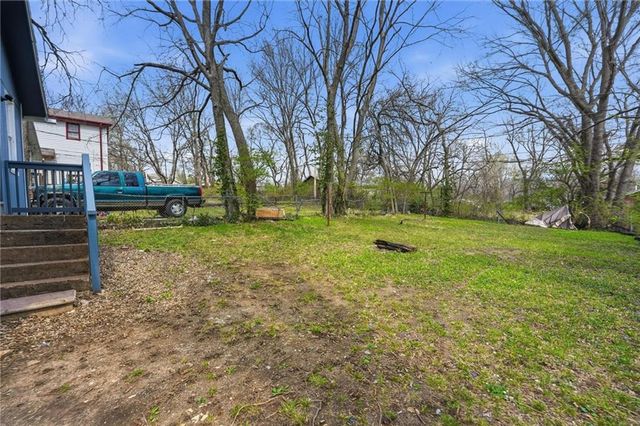 6915 Agnes Avenue, Kansas City, MO 64132