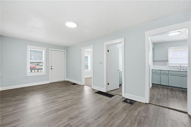 6915 Agnes Avenue, Kansas City, MO 64132