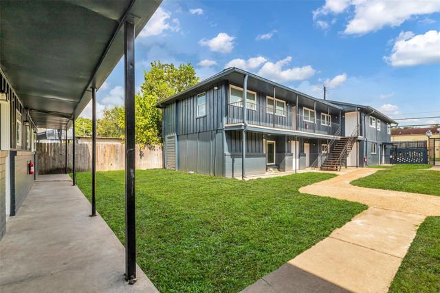4706 Yellowstone Boulevard 9, Houston, TX 77021