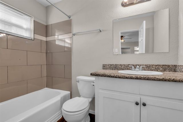 4706 Yellowstone Boulevard 9, Houston, TX 77021