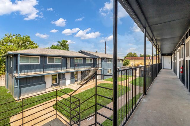4706 Yellowstone Boulevard 9, Houston, TX 77021