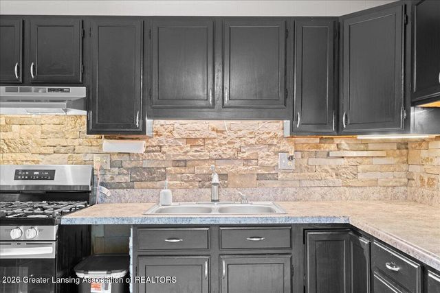 5701 Ashley Drive, Lansing, MI 48911