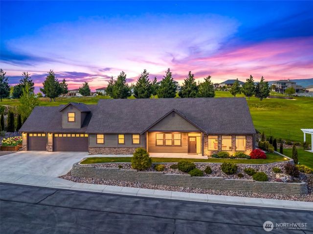 2741 SE Falcon View Drive, East Wenatchee, WA 98802