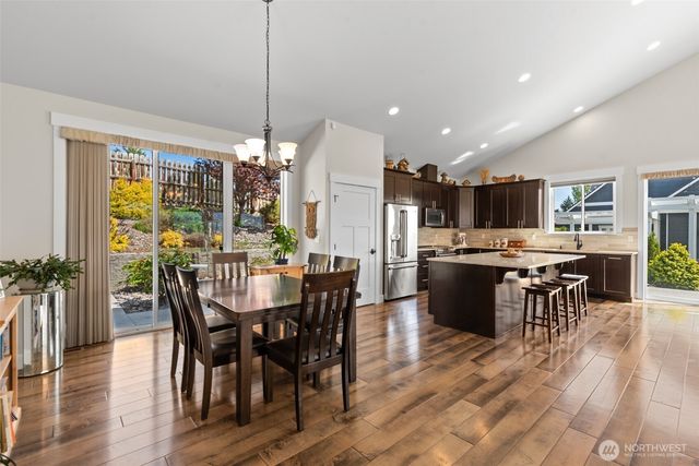 2741 SE Falcon View Drive, East Wenatchee, WA 98802