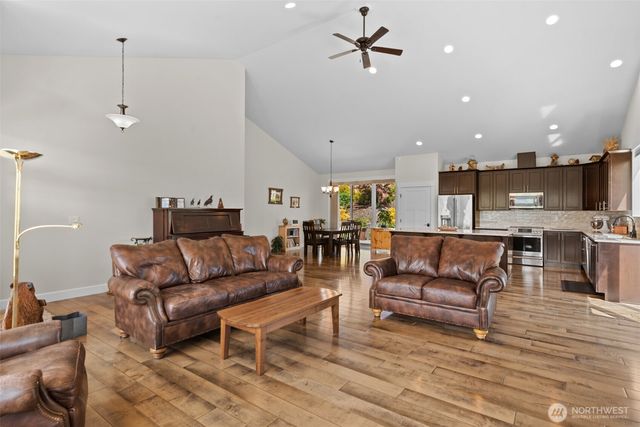 2741 SE Falcon View Drive, East Wenatchee, WA 98802