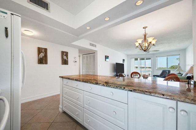 769 JOHN RINGLING BOULEVARD 36EXET, Sarasota, FL 34236