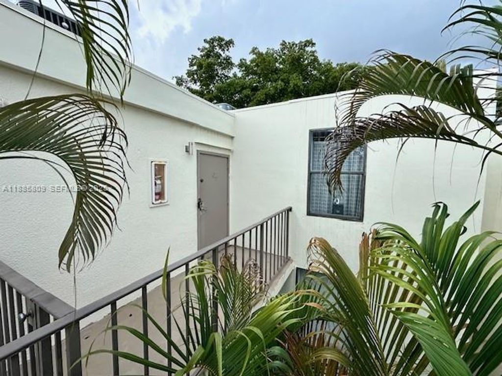 20341 NE 30th Avenue PH2-6, Aventura, FL 33180