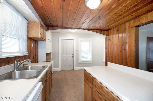 2078 18 Street SW, Akron, OH 44314